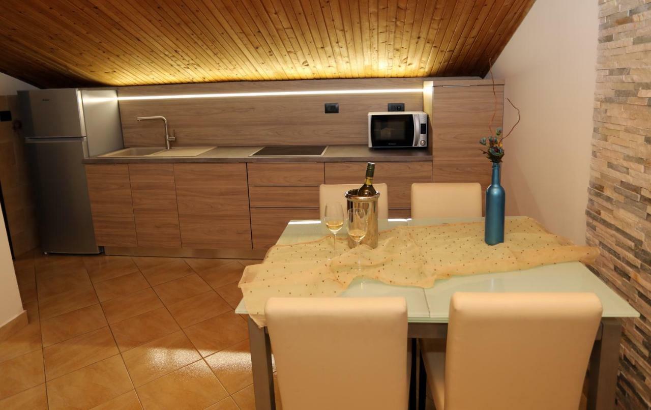 Apartment Leona Pula Zewnętrze zdjęcie